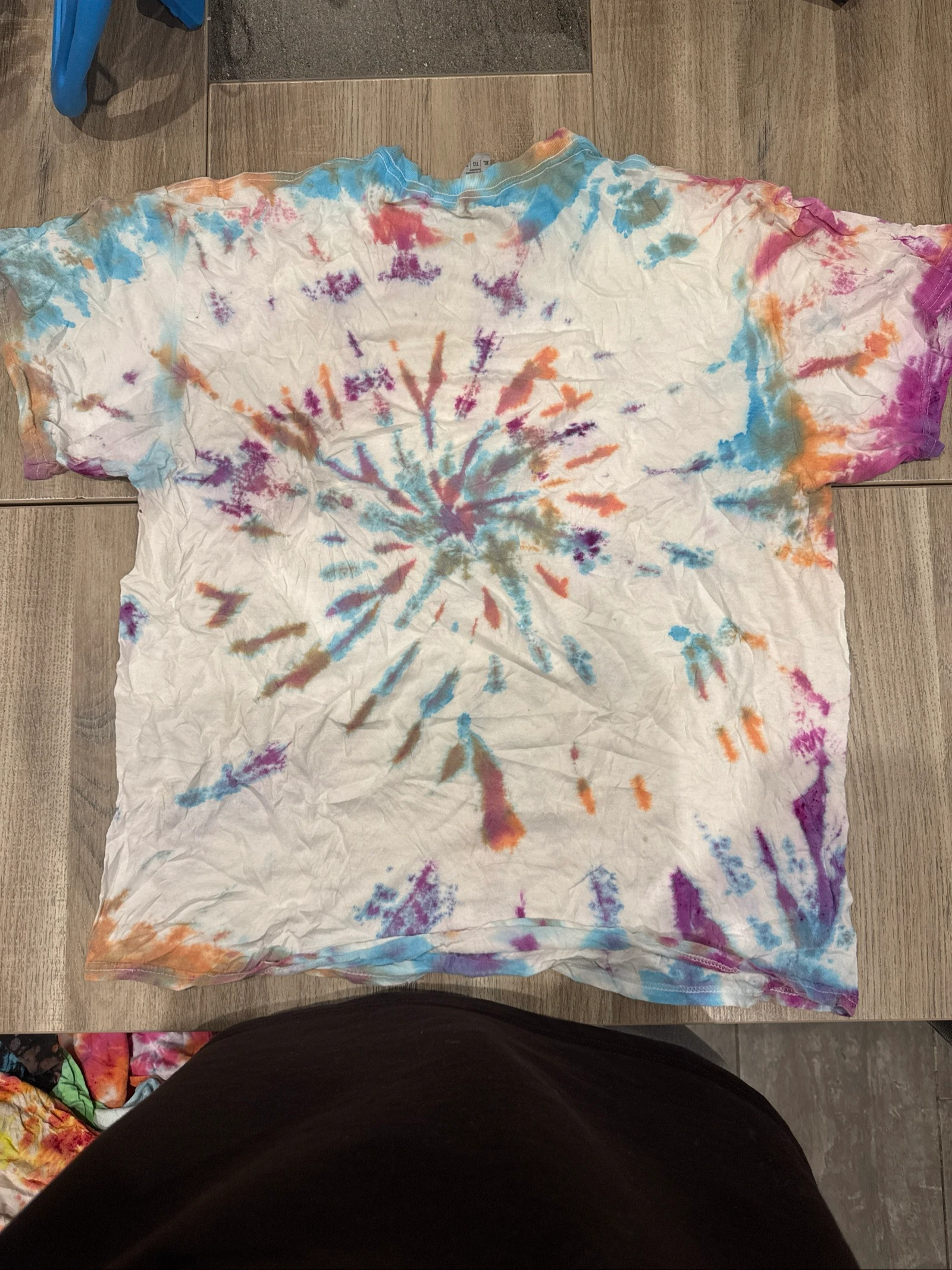 Lot 2 veelkleurige T-shirts maat XL – photo 4